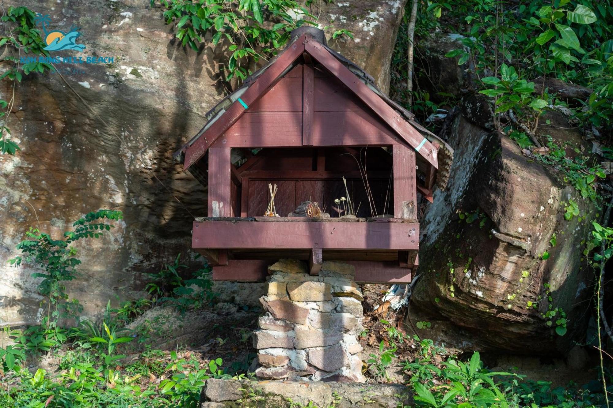 Koh Rong Hill Beach Resort Derm Tkov Village Exteriör bild