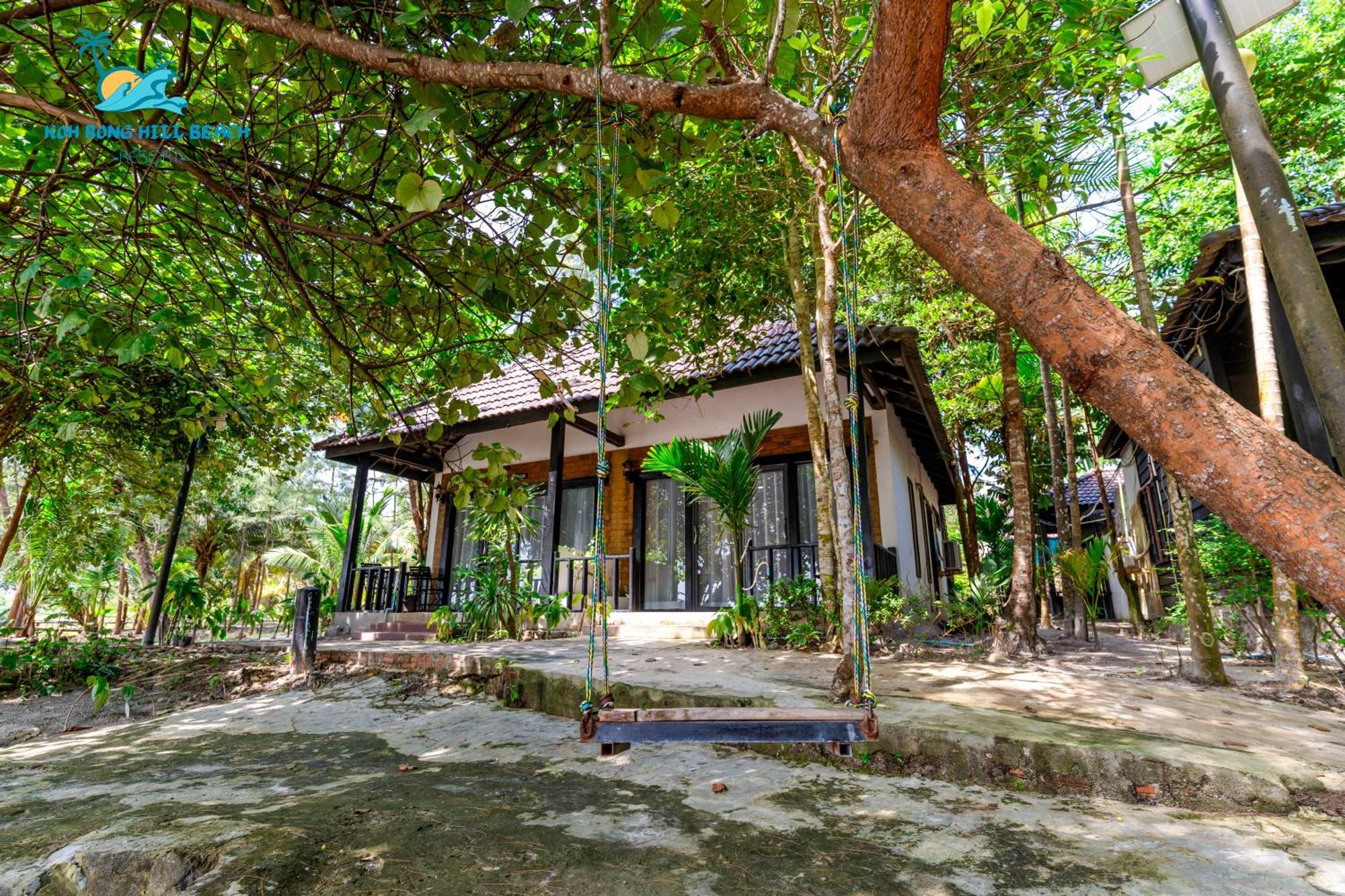 Koh Rong Hill Beach Resort Derm Tkov Village Exteriör bild